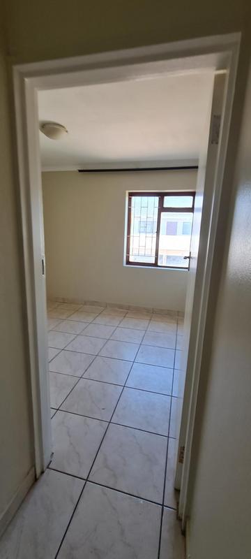 To Let 2 Bedroom Property for Rent in Strand Central Western Cape